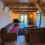 Jjjjjjj *
